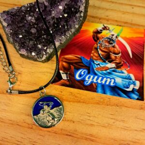 COLAR ORIXÁ OGUM COM MEDALHA PRATA RESINADA