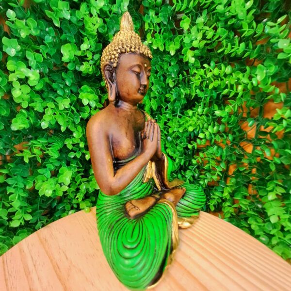 BUDA MEDITANDO PAZ ESPIRITUAL ENVELHECIDO COM VERDE 26CM - Imagem 2