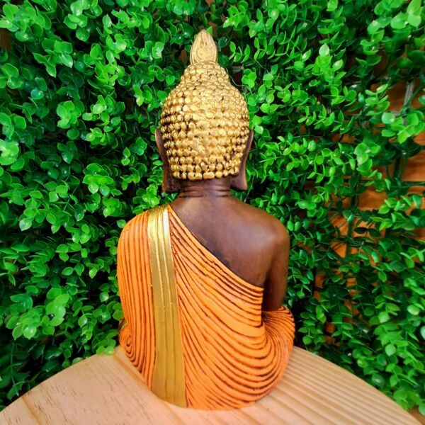 BUDA MEDITANDO PAZ ESPIRITUAL ENVELHECIDO COM LARANJA 26CM - Imagem 3