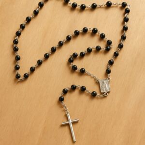TERÇO DE PREDAS HEMATITA 8MM NOSSA SENHORA APARECIDA