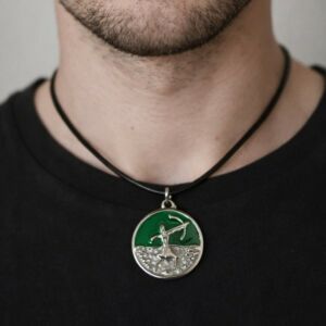 COLAR ORIXÁ OXÓSSI COM MEDALHA PRATA RESINADA